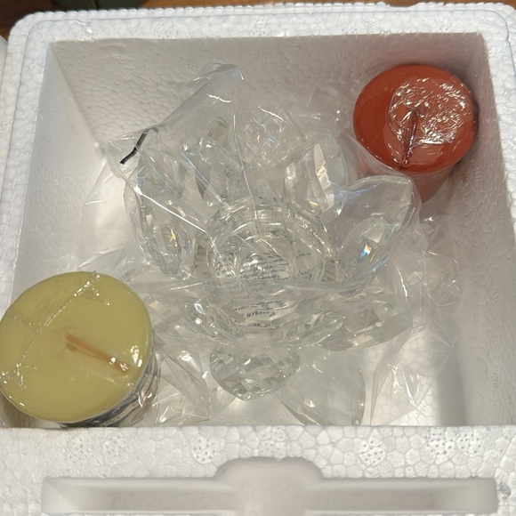 Season of Glory tealight and taper candle holder. Comes with two free candles. - Picture 3 of 4